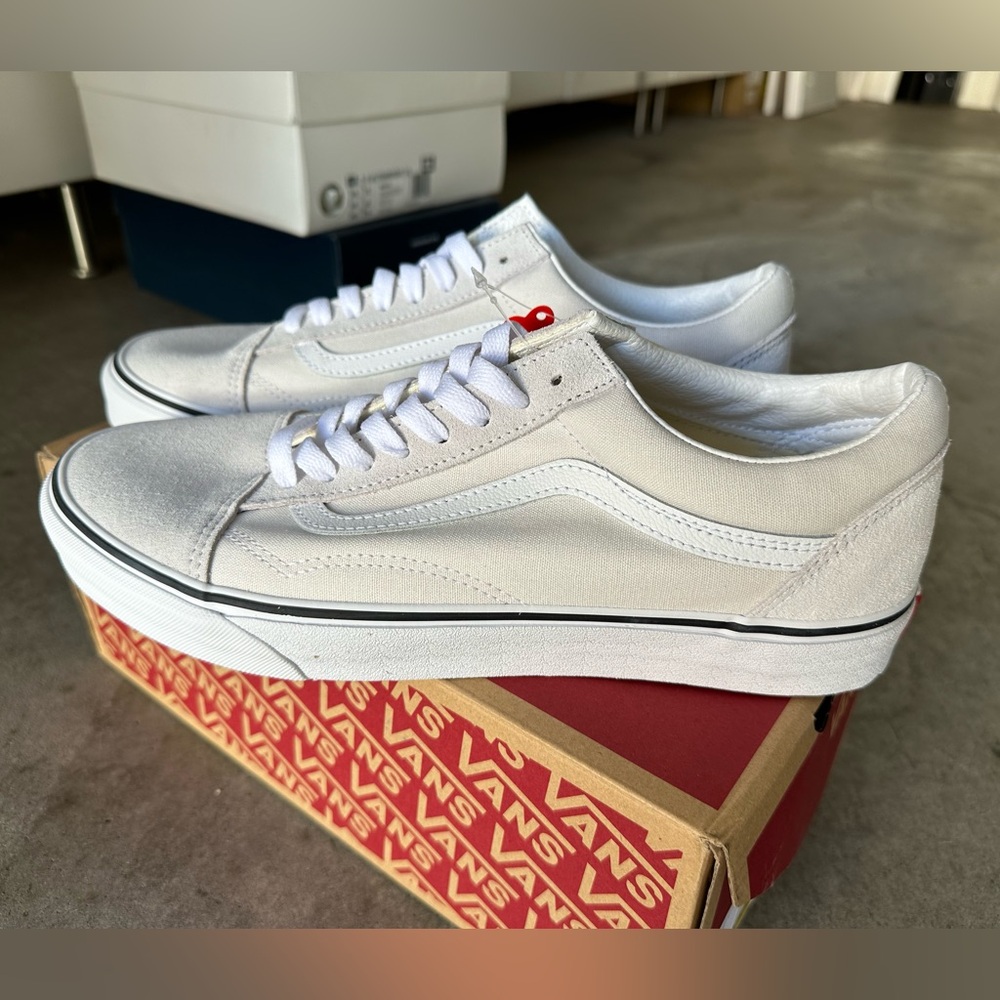 VANS - OLD SKOOL - BRAND NEW 10.5 MENS - COLOR THEORY CLOUD - HARD TO FIND